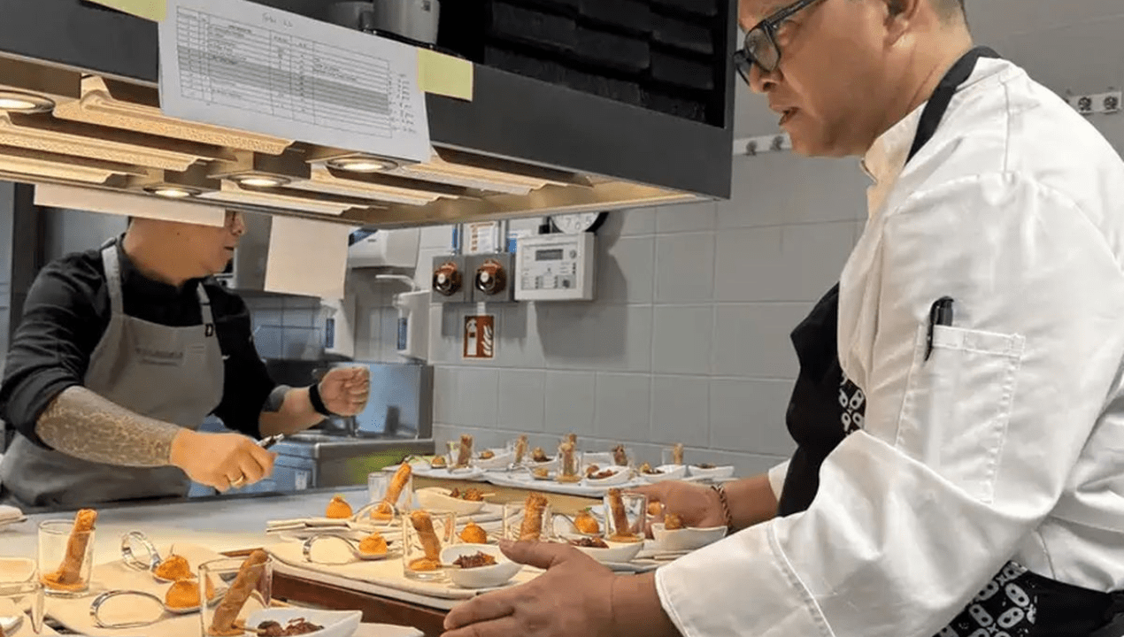 Orang Jerman Tergoda Makanan Indonesia